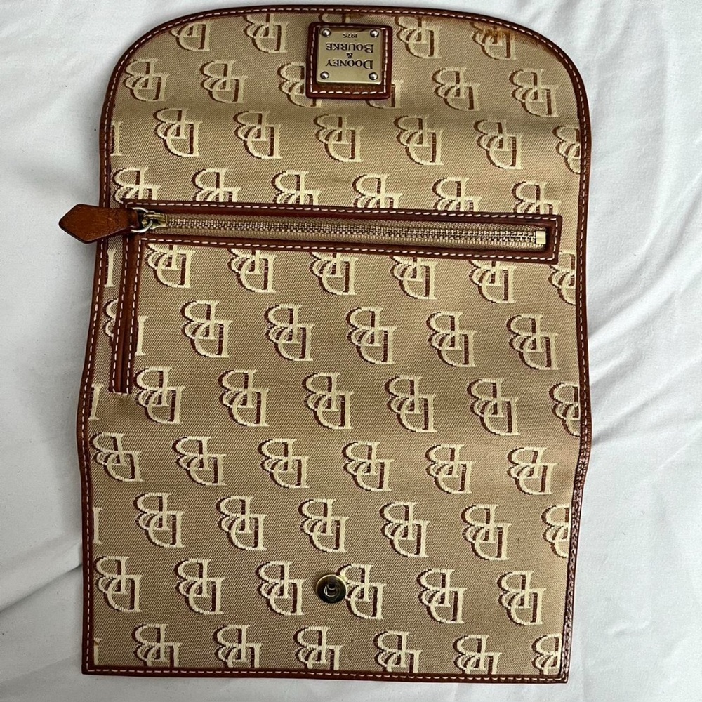 Dooney and Bourke Signature Print And Brown leather Shoulder Bag With wallet - Picture 8 of 8